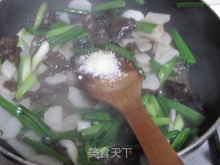 大蒜木耳炒山药的做法步骤：2