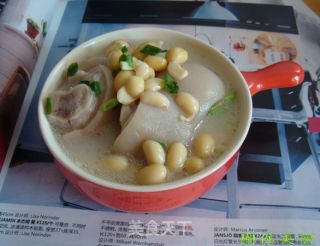 黄豆炖猪蹄的做法步骤：2