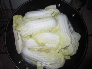 娃娃菜豆腐鱼头汤的做法步骤：2
