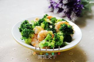 西兰花炒鲜虾的做法