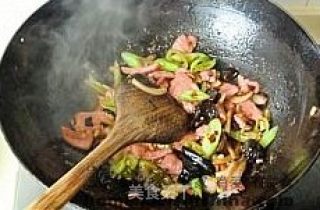 杭椒洋葱牛肉的做法步骤：3
