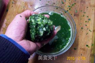 早餐精典制作《芹菜虾皮.蘑菇鸡丁菜炒饭》的做法步骤：15