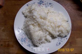 早餐精典制作《芹菜虾皮.蘑菇鸡丁菜炒饭》的做法步骤：15