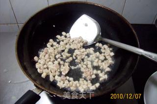 早餐精典制作《芹菜虾皮.蘑菇鸡丁菜炒饭》的做法步骤：15