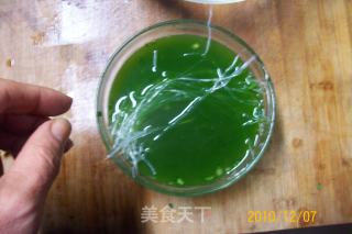 早餐精典制作《芹菜虾皮.蘑菇鸡丁菜炒饭》的做法步骤：15