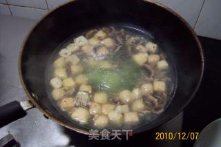 早餐精典制作《芹菜虾皮.蘑菇鸡丁菜炒饭》的做法步骤：15