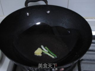 大蒜姬菇炒肉片的做法步骤：2