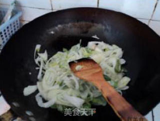葱爆羊肉的做法步骤：2