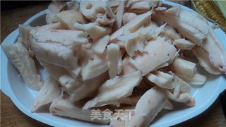 莲藕焖鸭的做法步骤：2