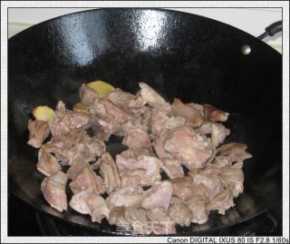 胡萝卜烧羊肉的做法步骤：2