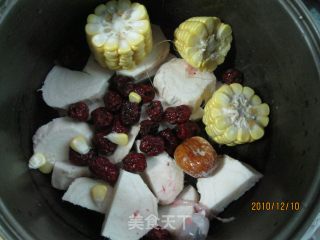 粉葛白鲫汤的做法步骤：2