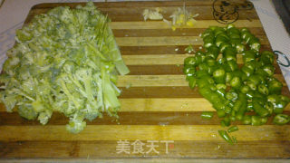 西兰花炒肉片的做法步骤：2