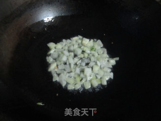 洋葱青椒炒蛋的做法步骤：2