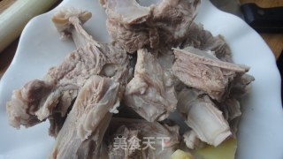 清炖羊排萝卜汤的做法步骤：3