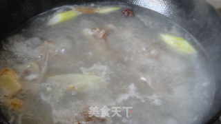 清炖羊排萝卜汤的做法步骤：3