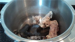 花胶煲竹丝鸡的做法步骤：2