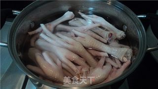 豉油鸡脚的做法步骤：2