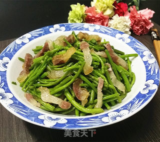 芦蒿炒咸肉的做法
