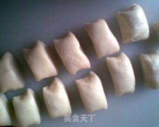 露尾巴的——白菜鲜虾包的做法步骤：5