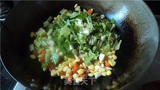 大杂烩炒粒粒的做法步骤：2