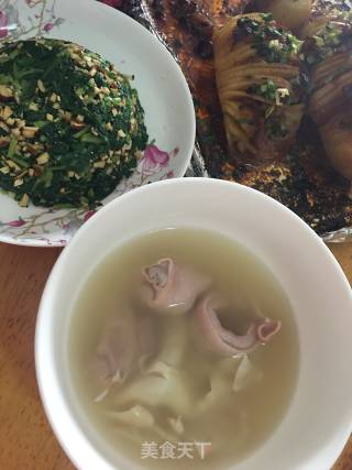 鱼胶莲子炖猪肚……的做法