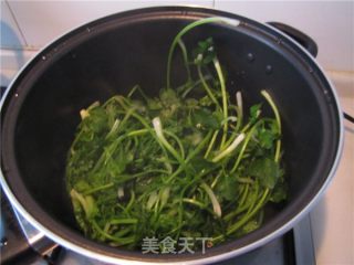 芫荽拌花生米的做法步骤：4