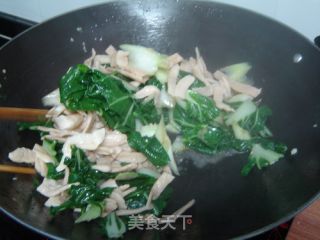 白菜煮干豆片的做法步骤：2