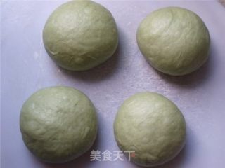 怎样把蛋糕卷进面包里——抹茶戚风面包的做法步骤：2