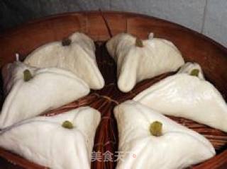 改变造型-------豆沙三角包的做法步骤：4