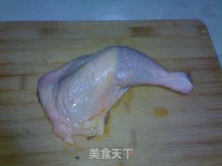 不太好看但很好吃的鸡腿汉堡的做法步骤：2
