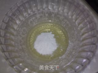 不太好看但很好吃的鸡腿汉堡的做法步骤：2
