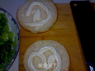 不太好看但很好吃的鸡腿汉堡的做法步骤：2