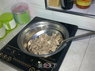 清炖牛肉的做法步骤：2