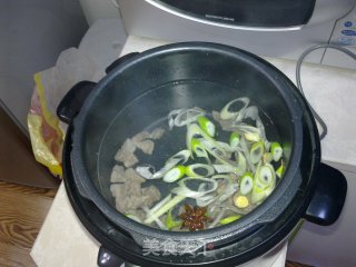 清炖牛肉的做法步骤：2