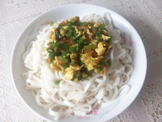 家常青椒鸡蛋打卤面的做法