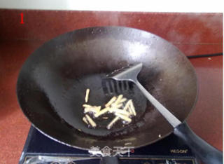 孕期营养餐——黄翅鱼线面的做法步骤：3