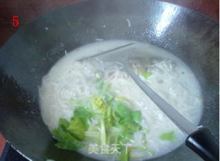 孕期营养餐——黄翅鱼线面的做法步骤：3
