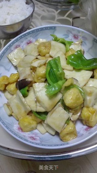 杏鲍菇炒豆腐泡的做法
