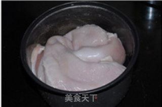 冬季暖胃----酸菜胡椒猪肚汤（电饭锅版）的做法步骤：2