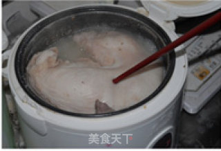 冬季暖胃----酸菜胡椒猪肚汤（电饭锅版）的做法步骤：2
