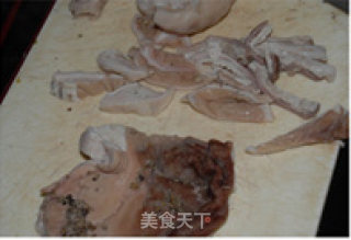 冬季暖胃----酸菜胡椒猪肚汤（电饭锅版）的做法步骤：2