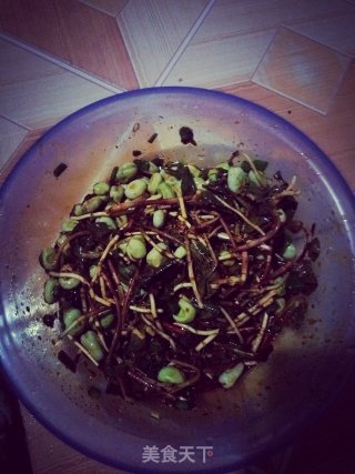 折耳根拌胡豆的做法