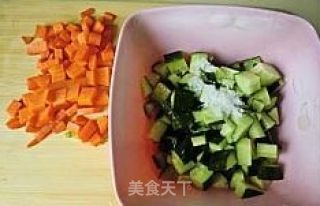 拌鸡蛋三丁的做法步骤：3