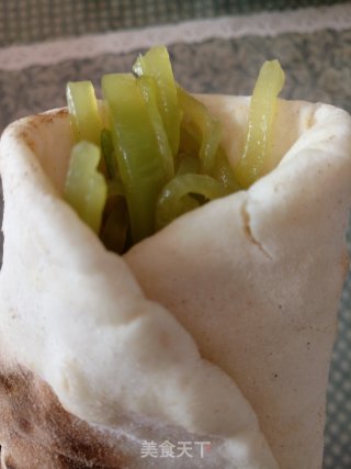 莴苣丝卷饼的做法