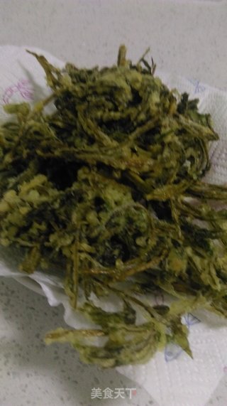 炸香椿鱼的做法