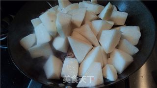 猪骨焖萝卜的做法步骤：2