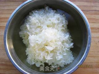 紫薯银耳白果羹的做法步骤：2