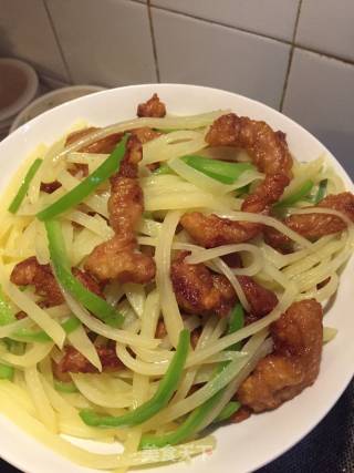 “土豆丝炒小酥肉”！的做法