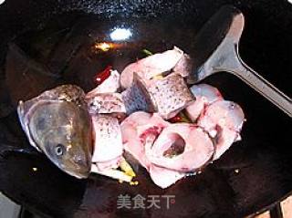 稀饭的最好搭档----草鱼炖咸菜的做法步骤：3