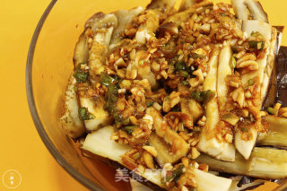 一厨作珐琅铸铁锅之快手凉拌茄子的做法
